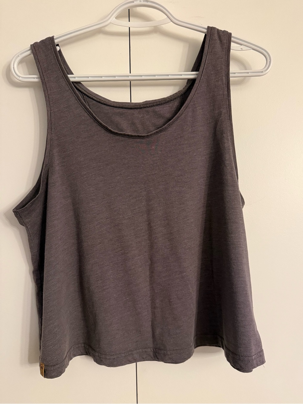 Cropped Scoop Neck Tank Top: tentree